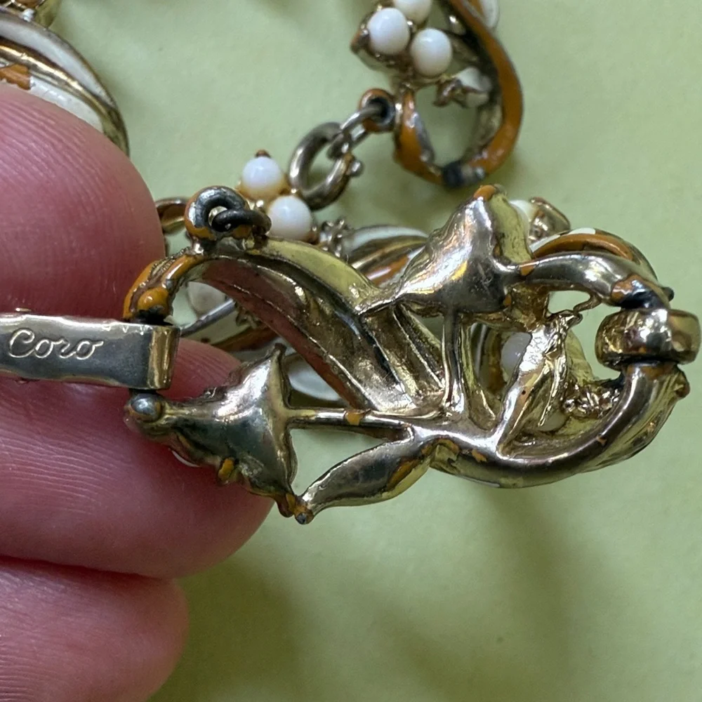 Elegant Vintage 50’s Gold and White Coro Bracelet